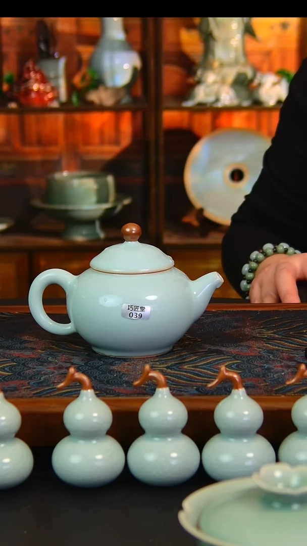 瓷片不开片官帽壶，不完美