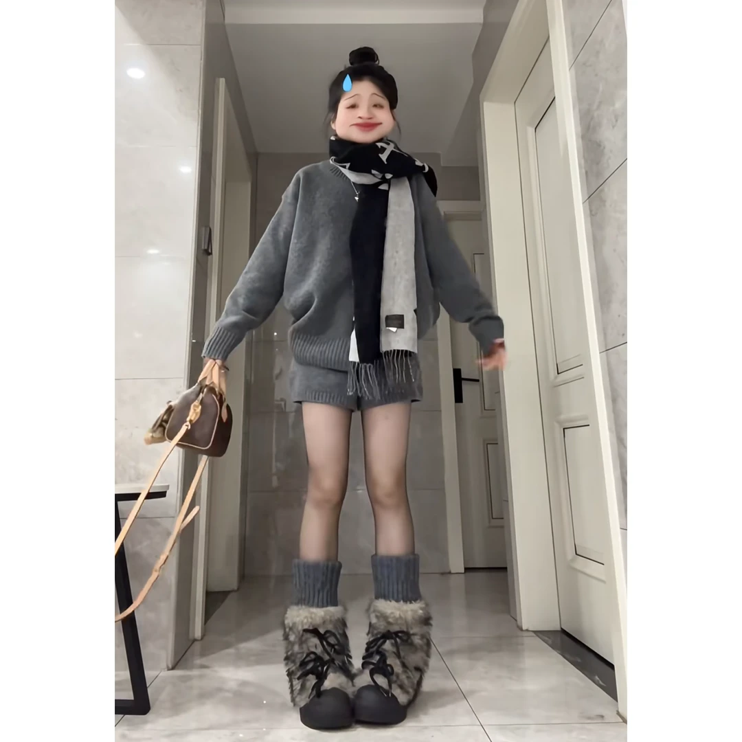 早春一整套女装2025新款韩版百搭纯色套头毛衣显瘦针织短裤两件套