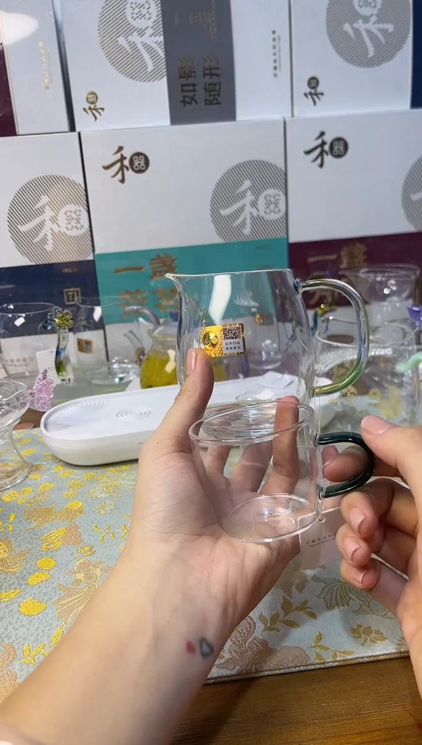 澄然茶海迷翠。。。。。