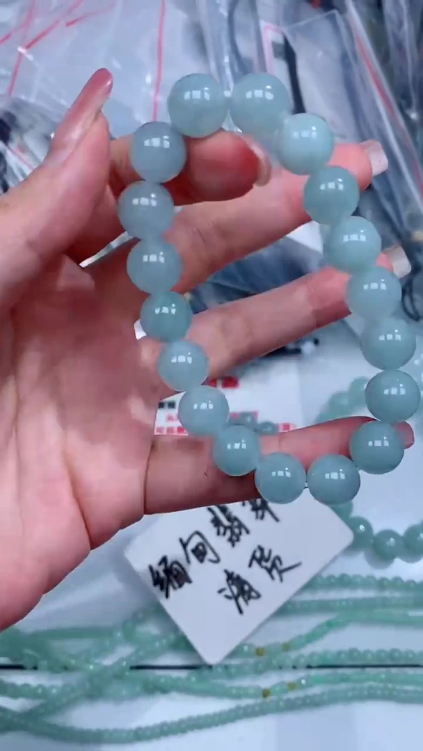 翡翠未镶嵌颈饰手串