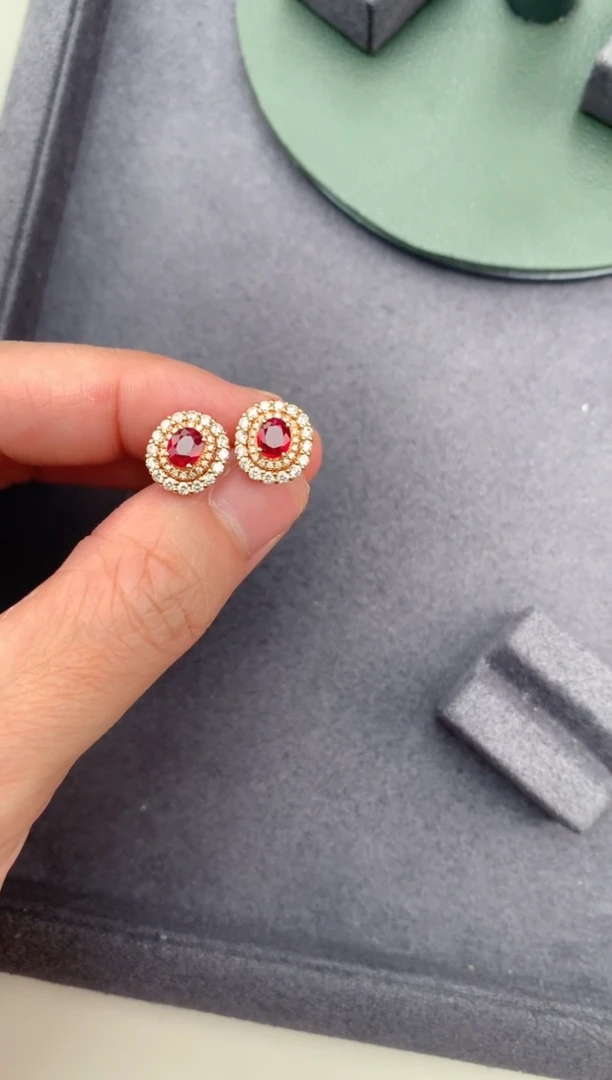 【闪购商品】红宝石耳钉18K金镶嵌1ct鸽血红耳钉