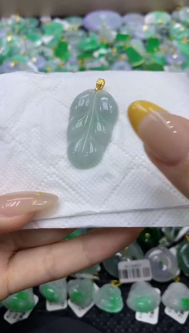颈饰未镶嵌翡翠天然缅甸翡翠A货