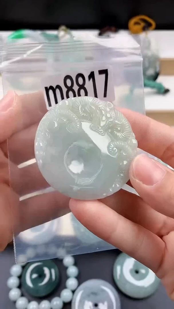 颈饰未镶嵌翡翠天然翡翠吊坠挂件