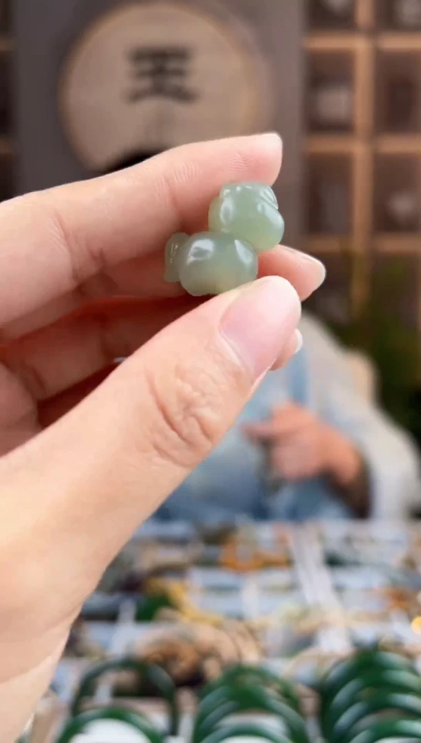 颈饰未镶嵌和田玉拍一发一，拍一发一