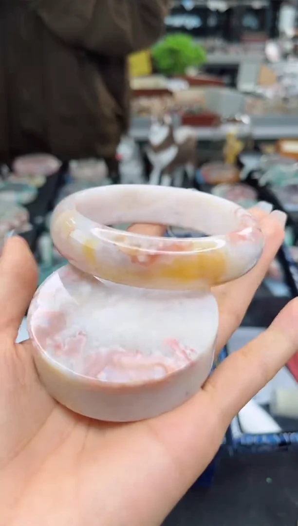 【闪购商品】石英质玉手镯未镶嵌61圈口（赠品镯心）106104