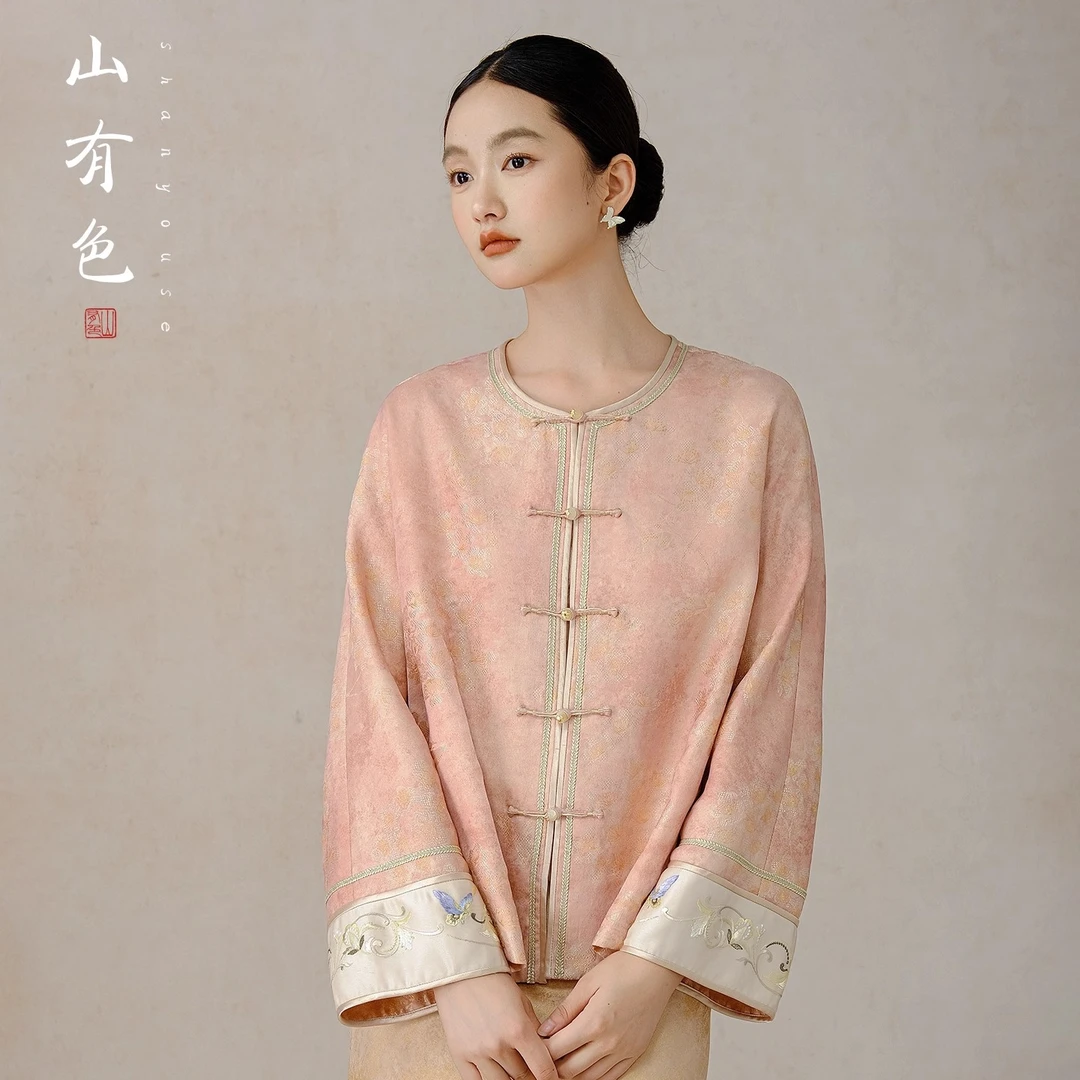 山有色 云霓 2025年春秋新中式高级感提花盘扣长袖绣花外套8039