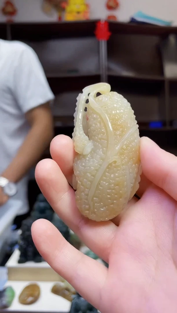 和田玉未镶嵌颈饰1