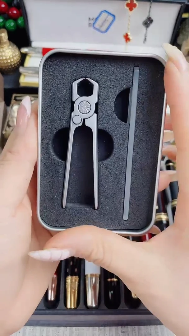 瓷片f'f'f'g'h'h77788899