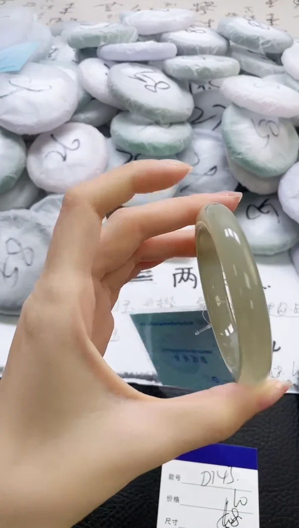 未镶嵌手镯石英质玉143-58