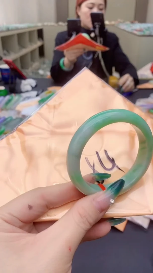 【闪购商品】翡翠手镯未镶嵌0330532417