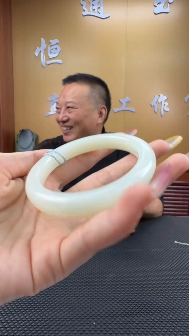 颈饰未镶嵌和田玉手镯58