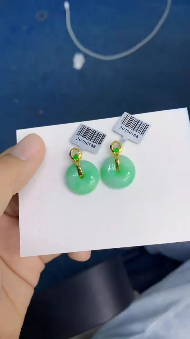 翡翠未镶嵌吊坠(不含链)多样性发其一