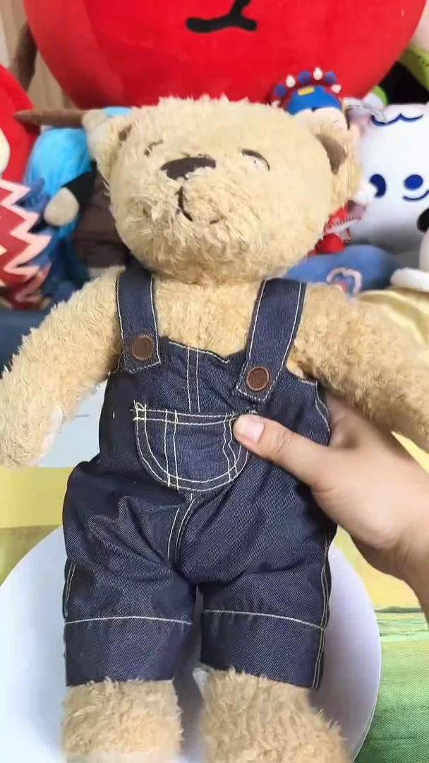 毛绒毛绒玩具背心熊