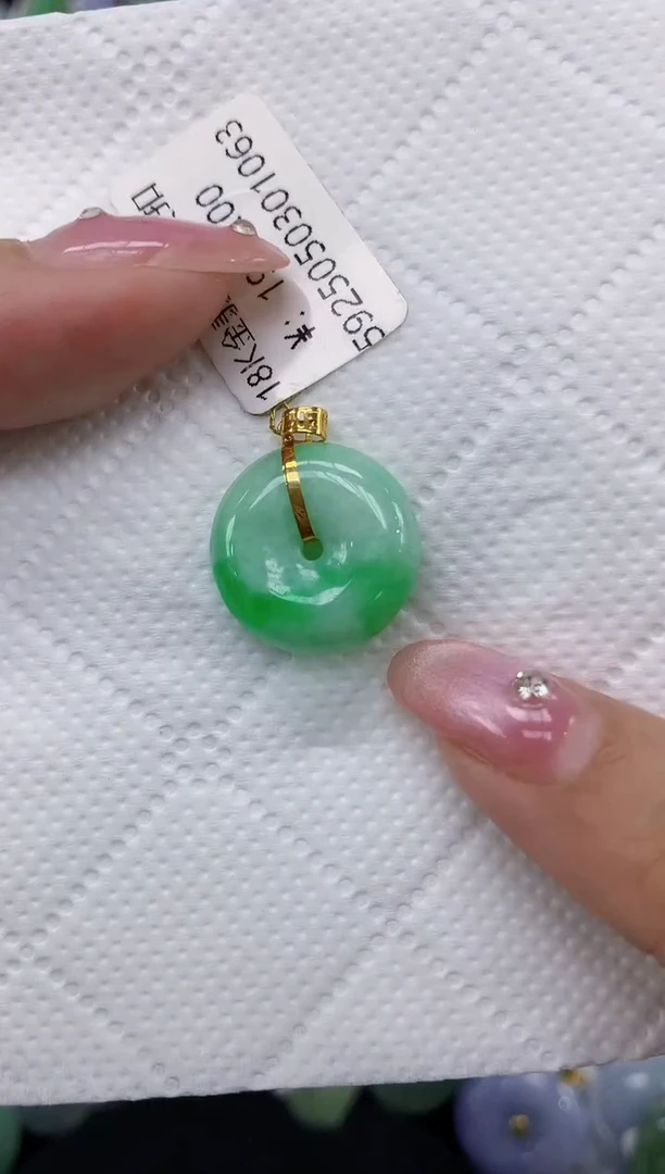 翡翠18K金镶嵌颈饰1111111111