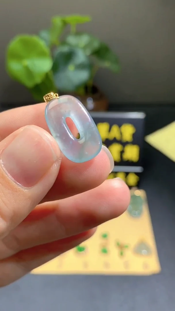 颈饰18K金镶嵌翡翠翡翠A货