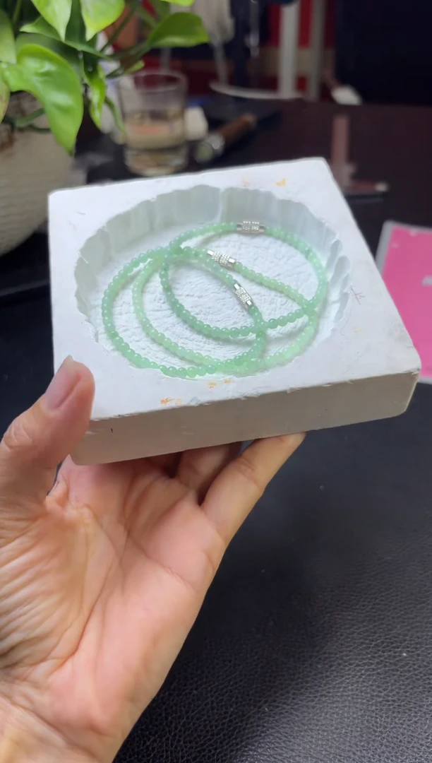 翡翠挂件未镶嵌多样性发一件L03011-1