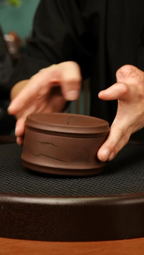 茶壶紫砂茶宠雕塑蛐蛐罐泥料多样