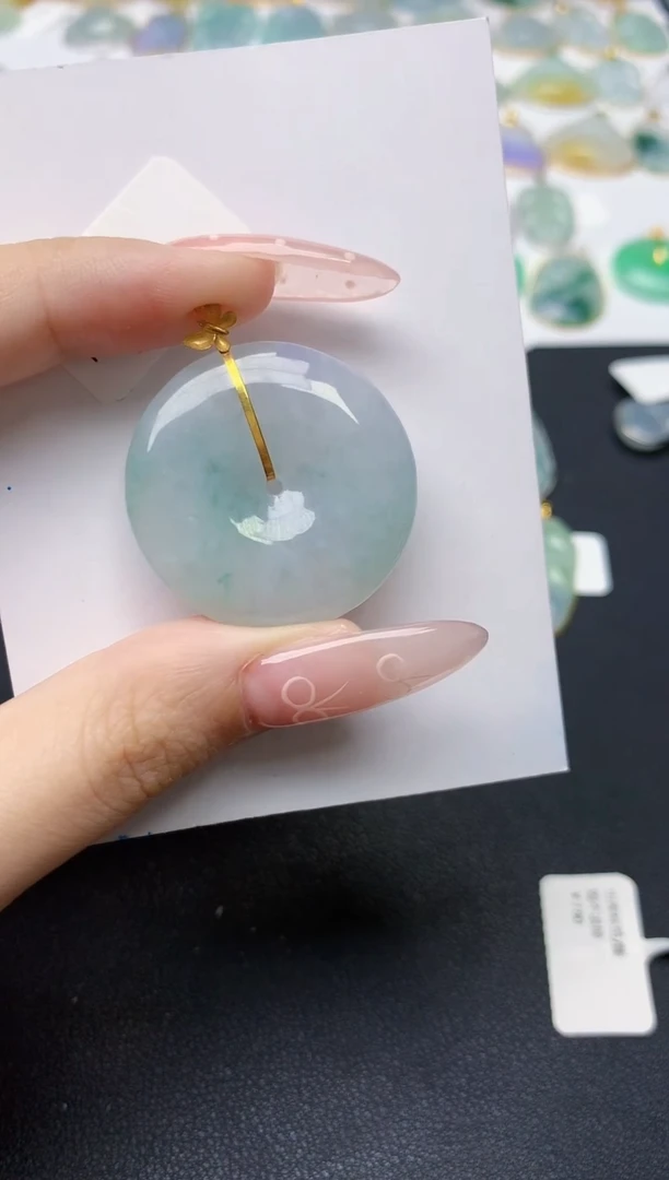 翡翠18K金镶嵌颈饰天然翡翠A货