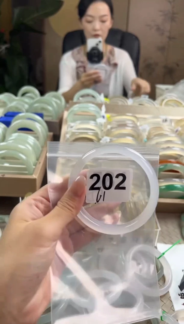 手镯玛瑙/玉髓未镶嵌202