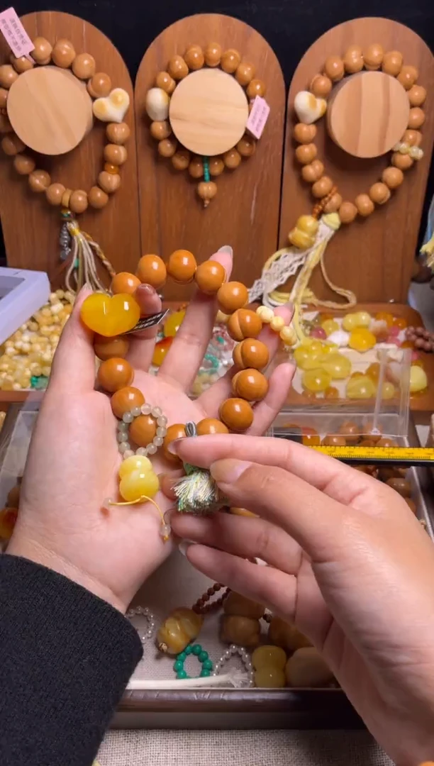 手串猴头核桃阿*?差价