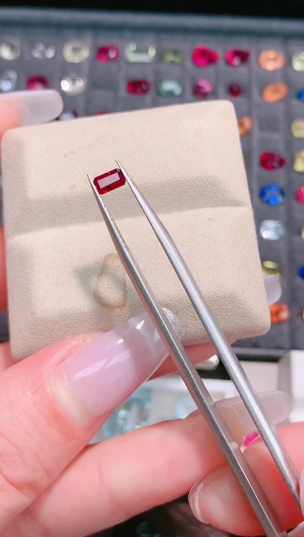 裸石红宝石长方形0.3ct