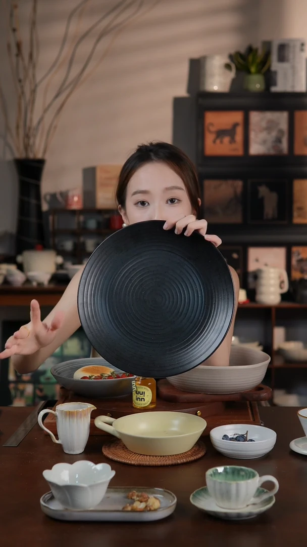 陶瓷北欧风格黑色10.5寸螺纹意面盘 早餐盘