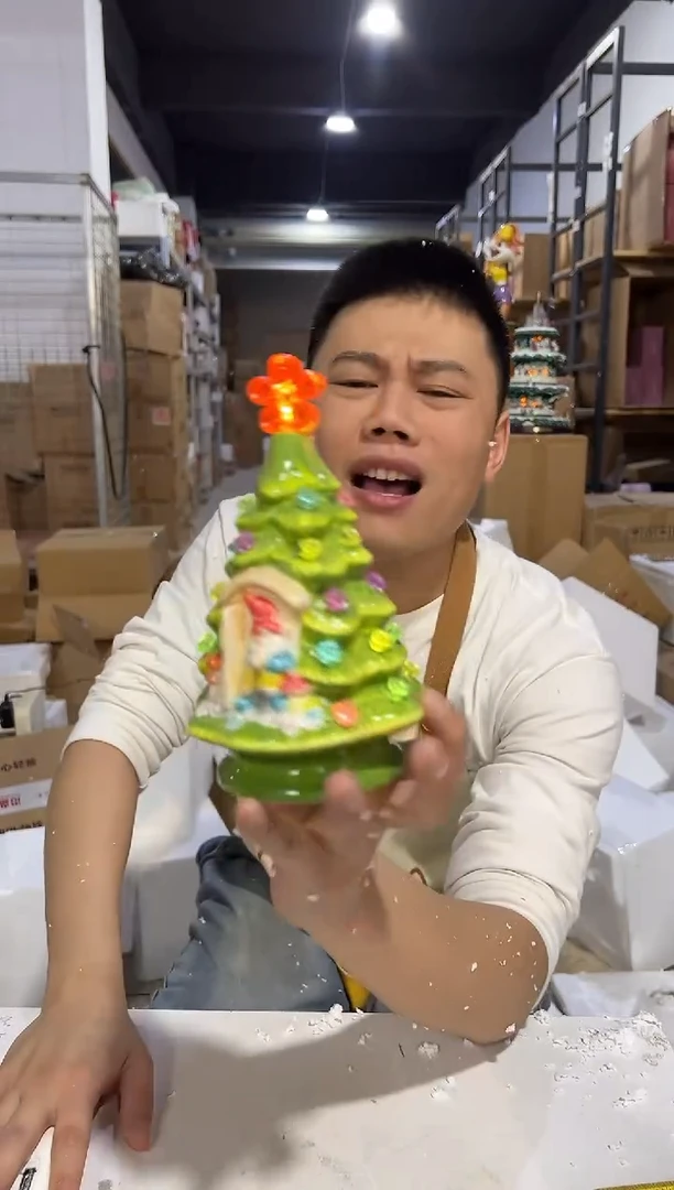 瓷片小号绿色圣诞树屋彩灯摆件
