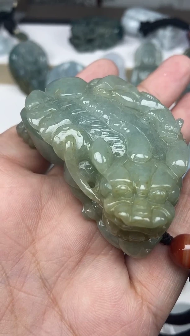 颈饰未镶嵌翡翠貔貅