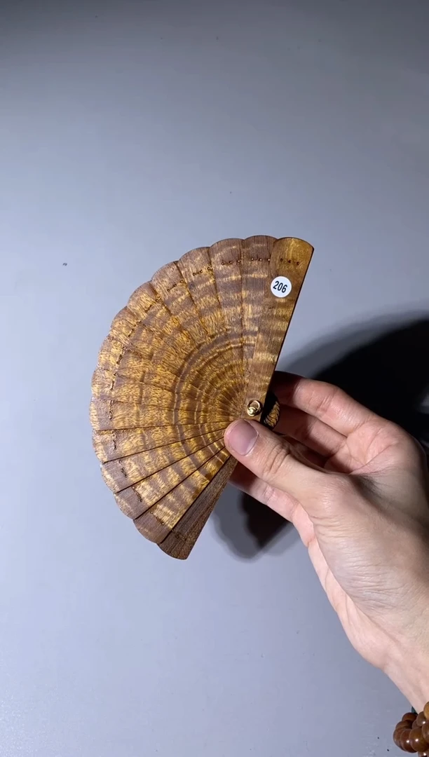 【闪购商品】金丝楠木雕206号10cm金丝楠迷你扇