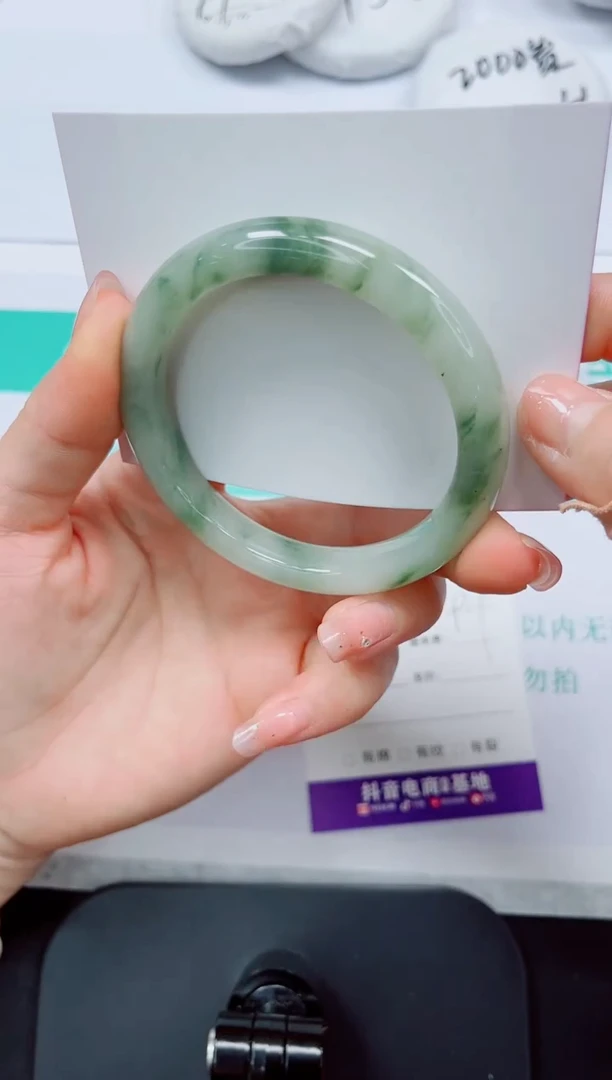 石英质玉手镯未镶嵌20/58.3