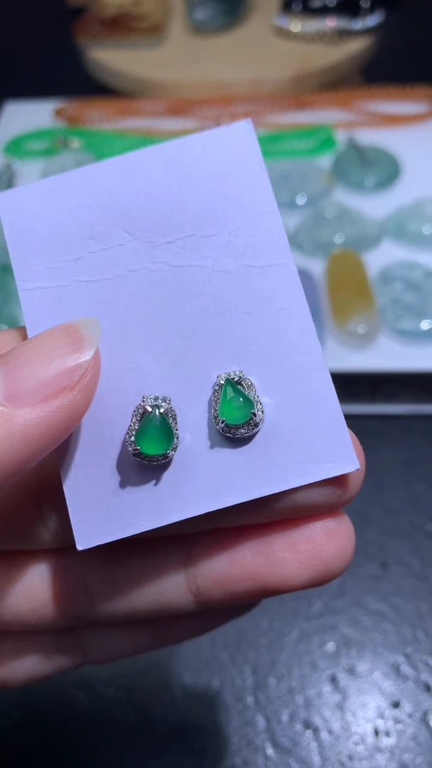 颈饰银S925镶嵌翡翠净货