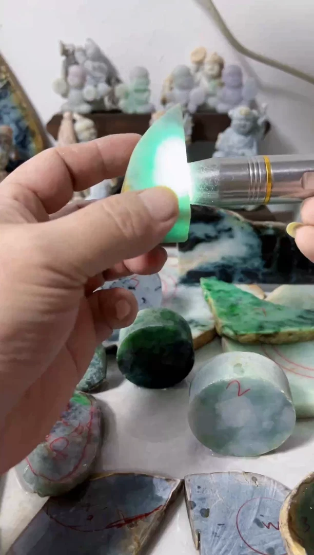 【闪购商品】翡翠吊坠(不含链)未镶嵌A690