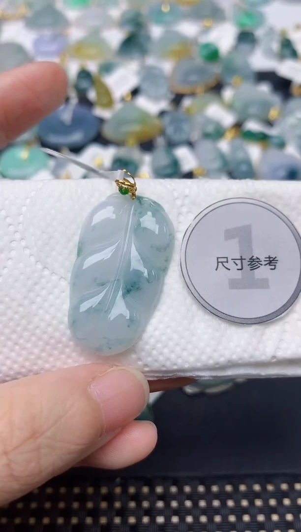 颈饰18K金镶嵌翡翠天然缅甸A货翡翠