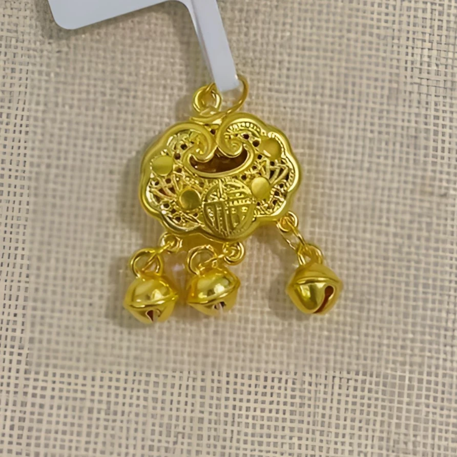【小鹏黄金】足金999 铃铛祥云锁吊坠1.95 1.89