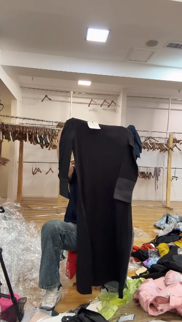 罗马   黑   M    105斤以里