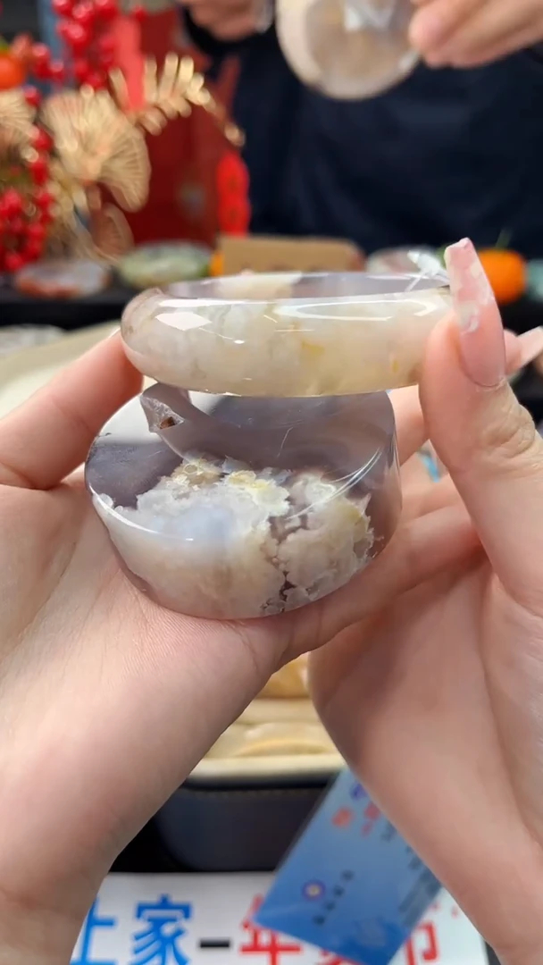 【闪购商品】石英质玉手镯未镶嵌赠送镯心（60圈口）