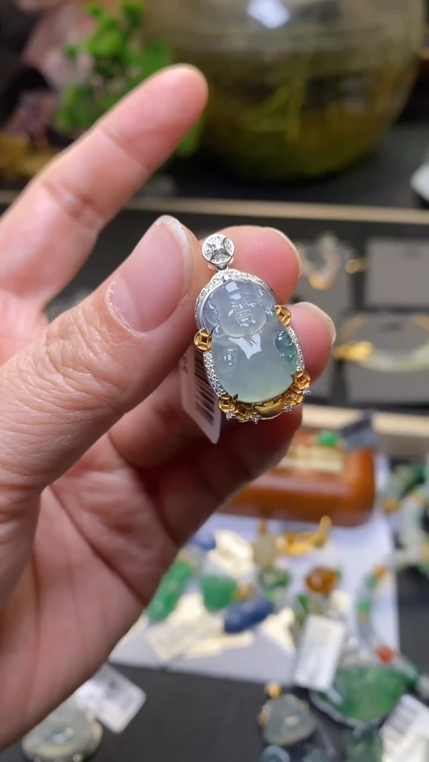 颈饰18K金镶嵌翡翠35968