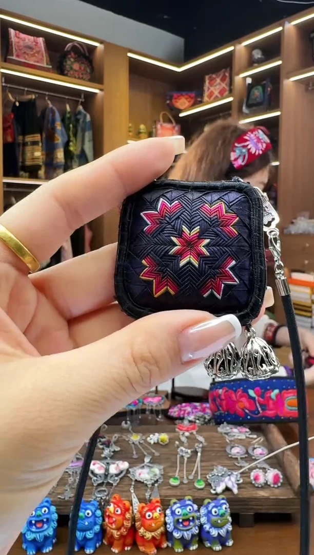 【闪购商品】织绣85黔东南苗族刺绣