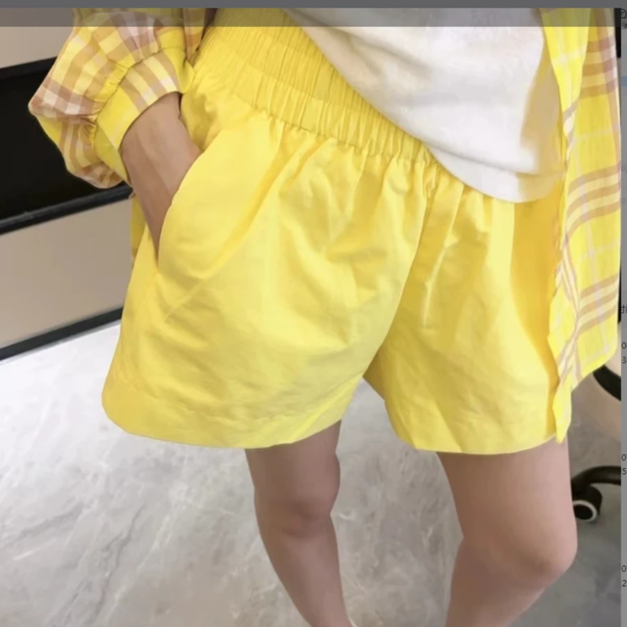 潮流款黄色a字版休闲短裤