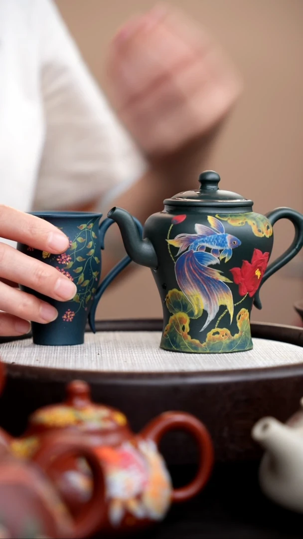 茶壶紫砂箜*佰九龄君子兰小蛮腰泥绘金鱼+杯