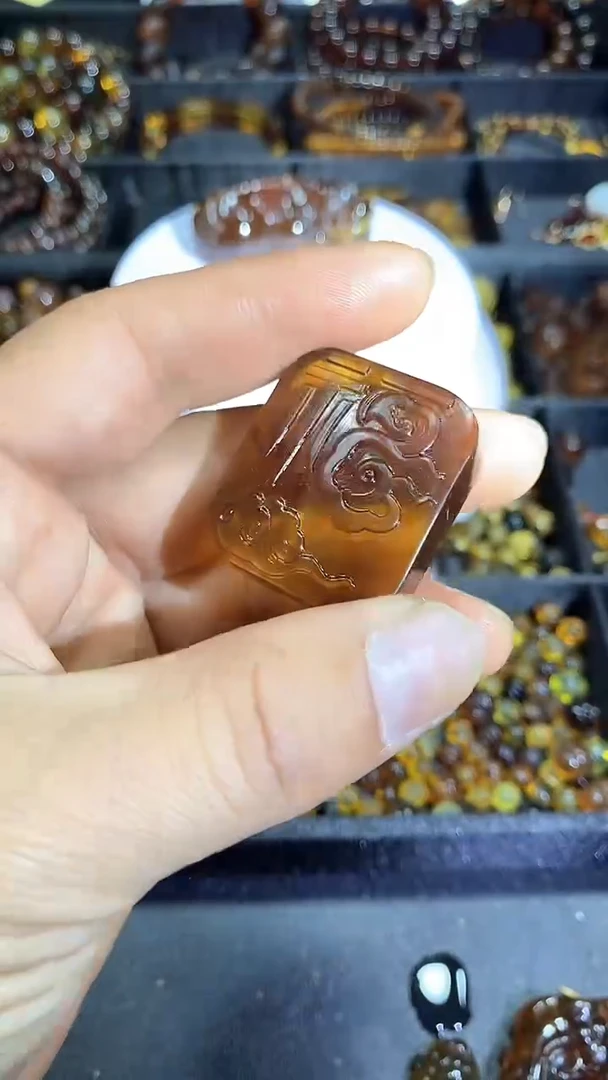 绿珀颈饰未镶嵌天然缅甸琥珀