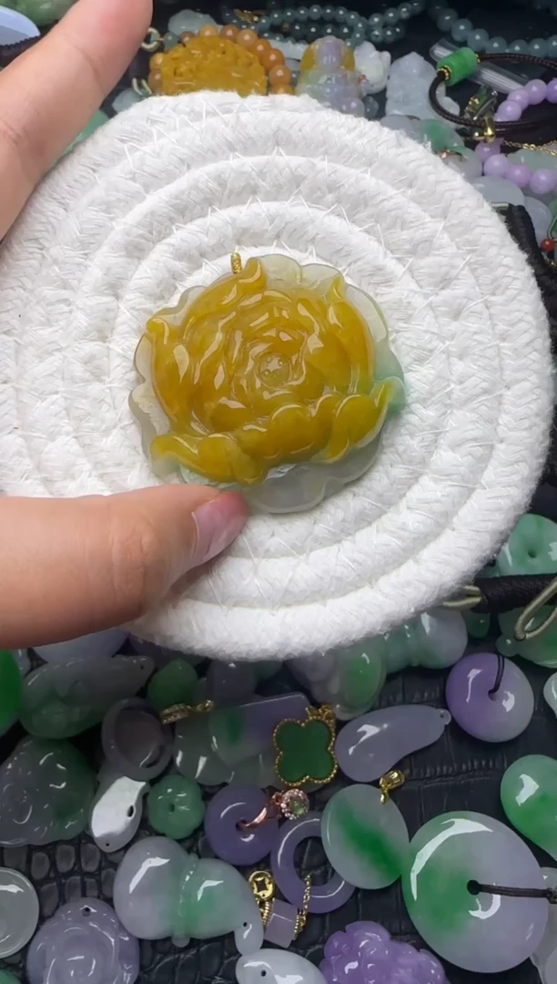 颈饰未镶嵌翡翠缅甸翡翠吊坠