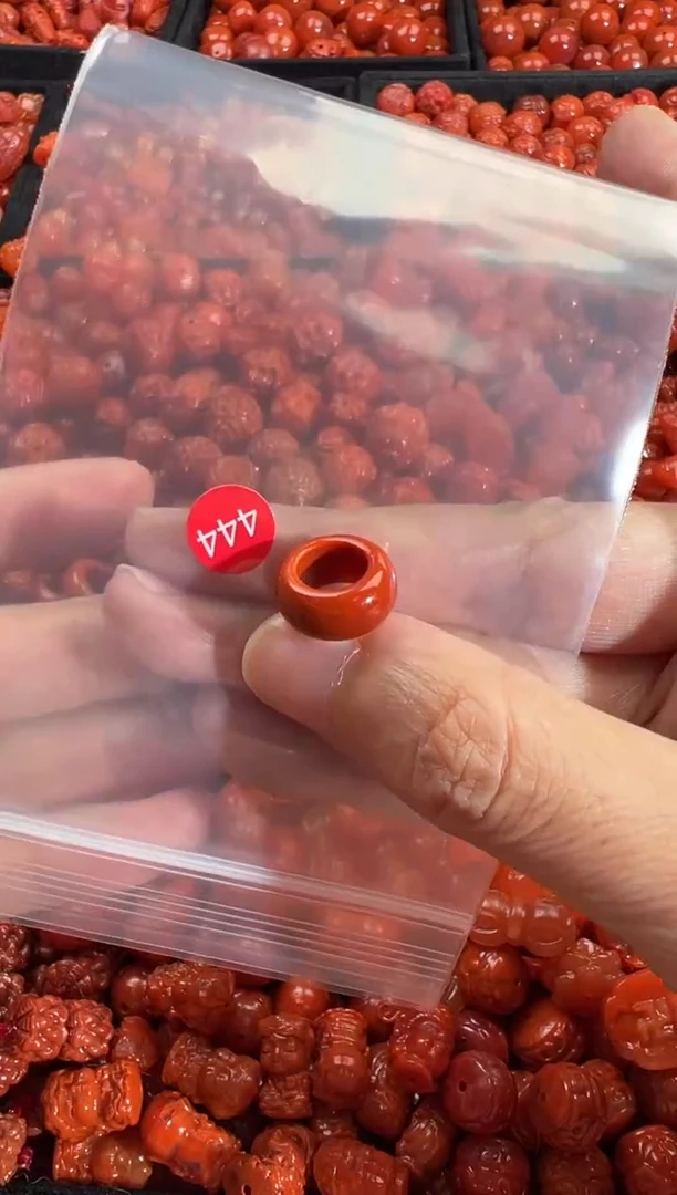 颈饰未镶嵌南红玛瑙1