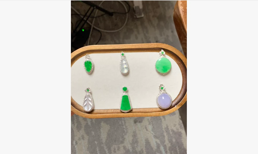 精品翡翠镶嵌吊坠礼包-12-多样性发其一