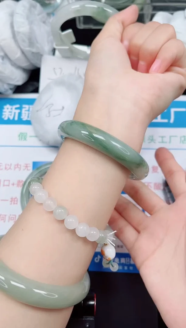未镶嵌手镯石英质玉36-56/57