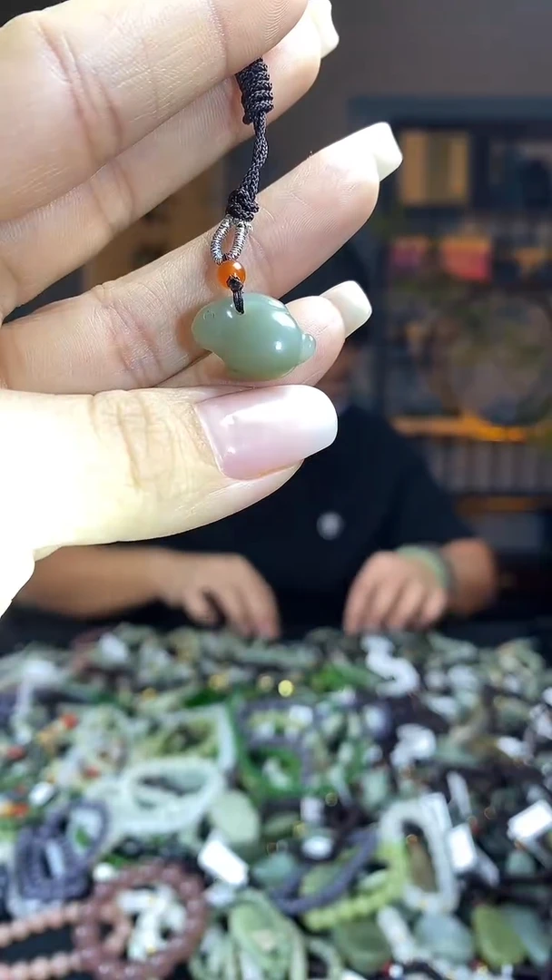 颈饰未镶嵌和田玉多样性发货，拍一发一
