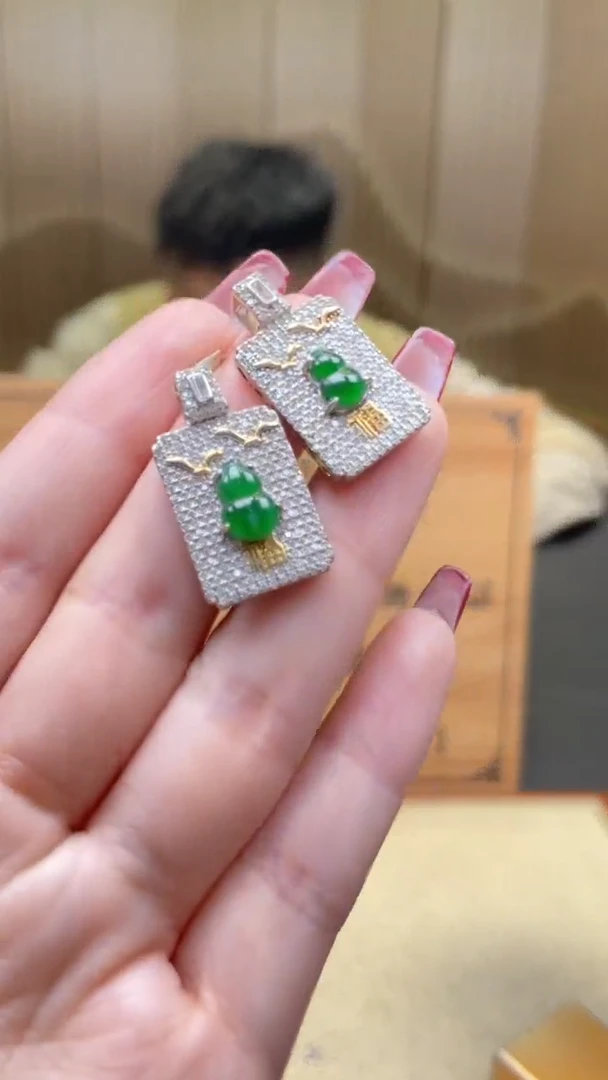 【闪购商品】翡翠颈饰未镶嵌多样性发货 (只发一件) *A4