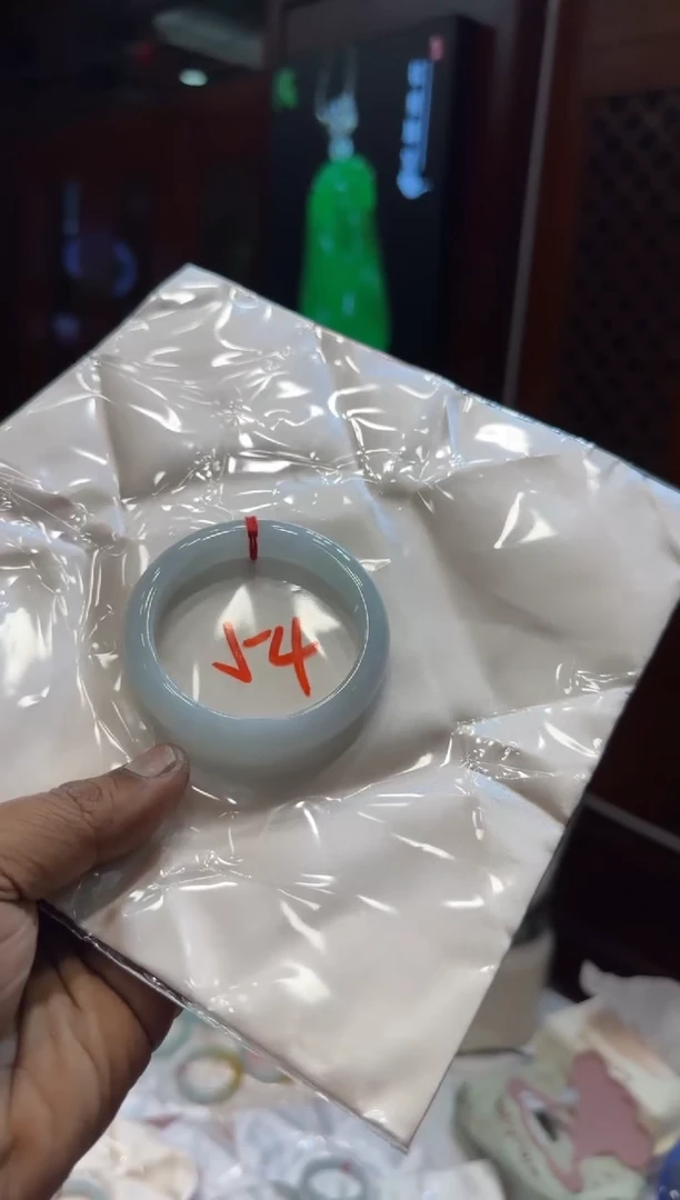 未镶嵌手镯翡翠手镯