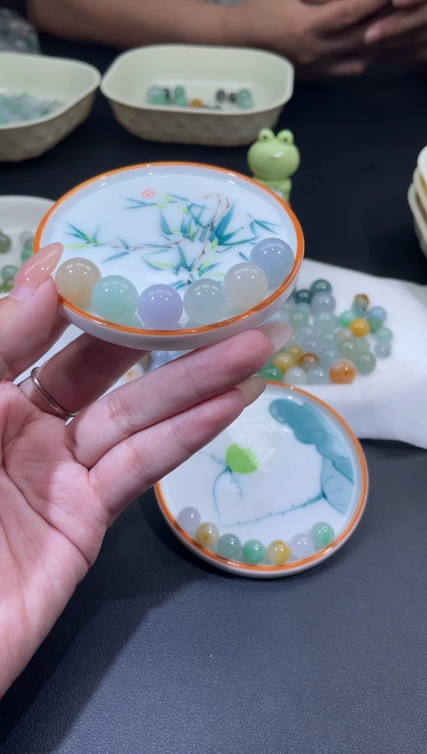 未镶嵌定制翡翠球**玉翡翠毛货