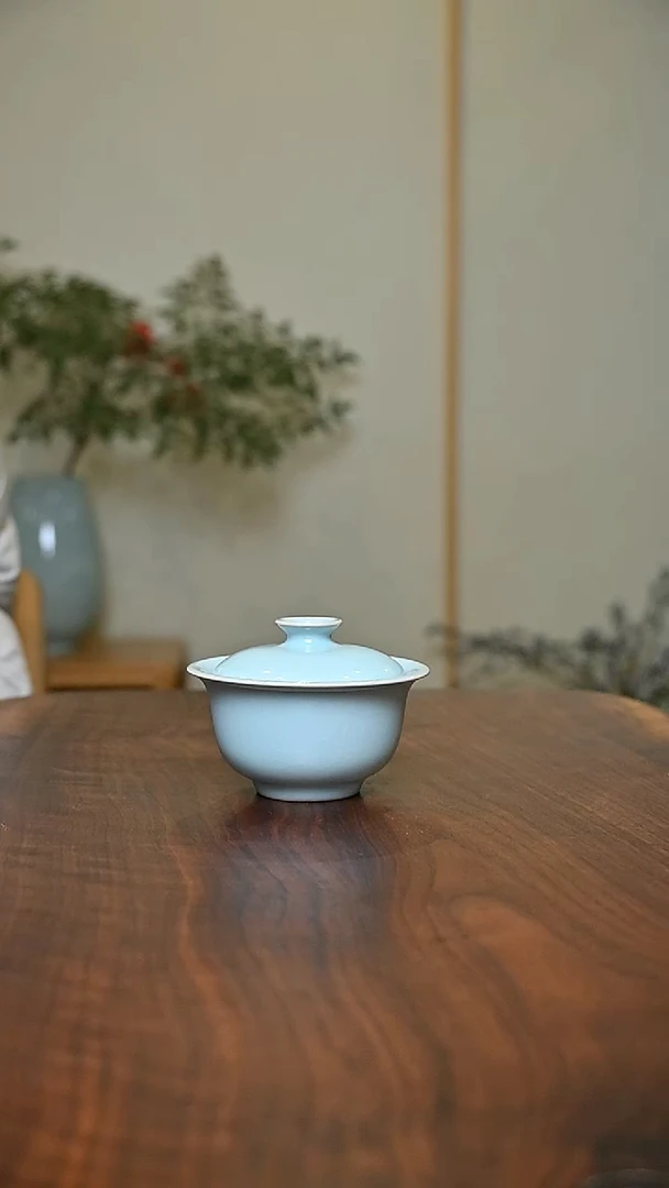 慧****?65#盖碗两才 天青 微瑕 朱家汝窑款